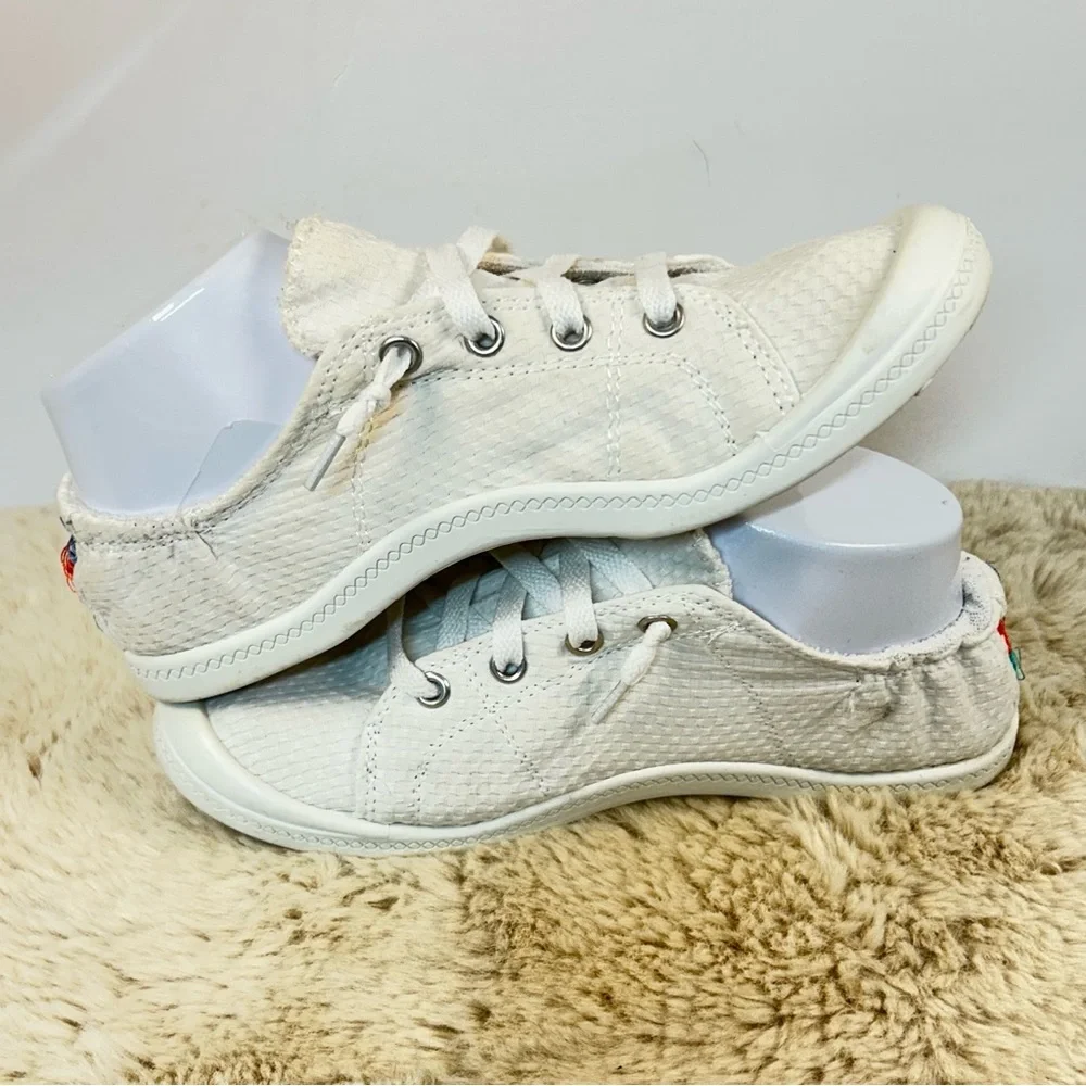 Time‎ and Tru White Sneakers Classic Low-Top Design